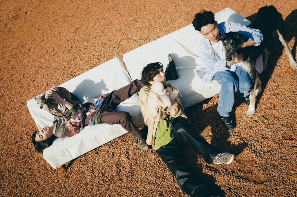 Helsinki Lambda Club วงดนตรีอัลเทอร์เนทีฟร็อกสัญชาติญี่ปุ่น กำลังจะมีโชว์แรกที่ประเทศไทยใน 7 และ 8 กุมภาพันธ์นี้!